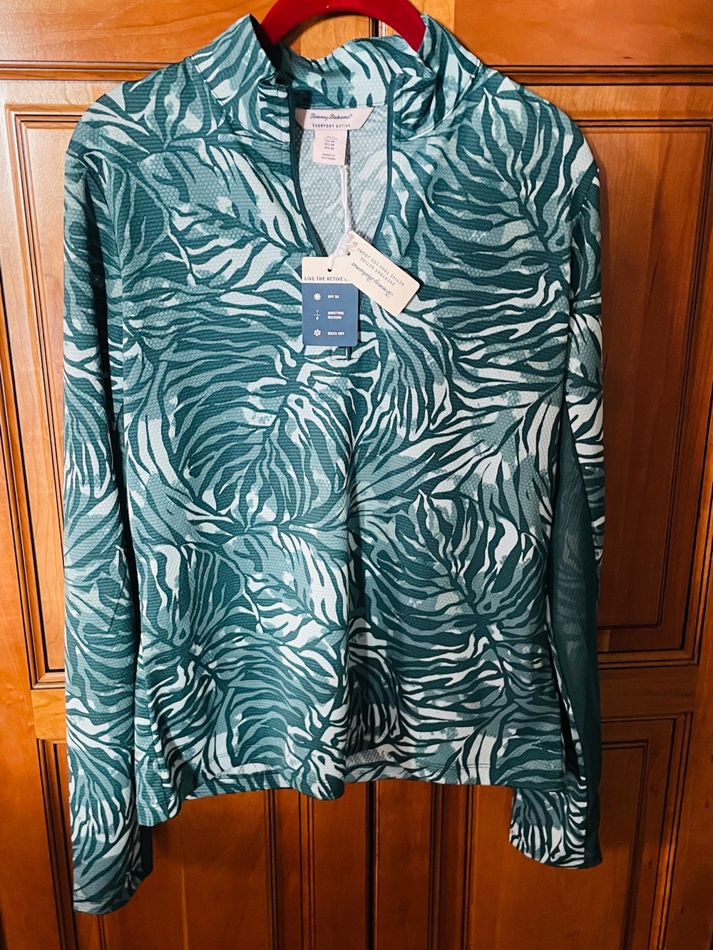 Tommy Bahama Everyday Active UPF50, Moisture Wicking, Quick Dry, Medium, NWT!